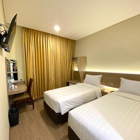 Grand Pasundan Convention Hotel Bandung Esterno foto