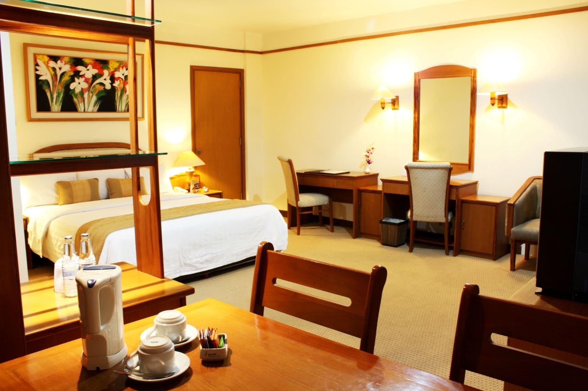 Grand Pasundan Convention Hotel Bandung Esterno foto
