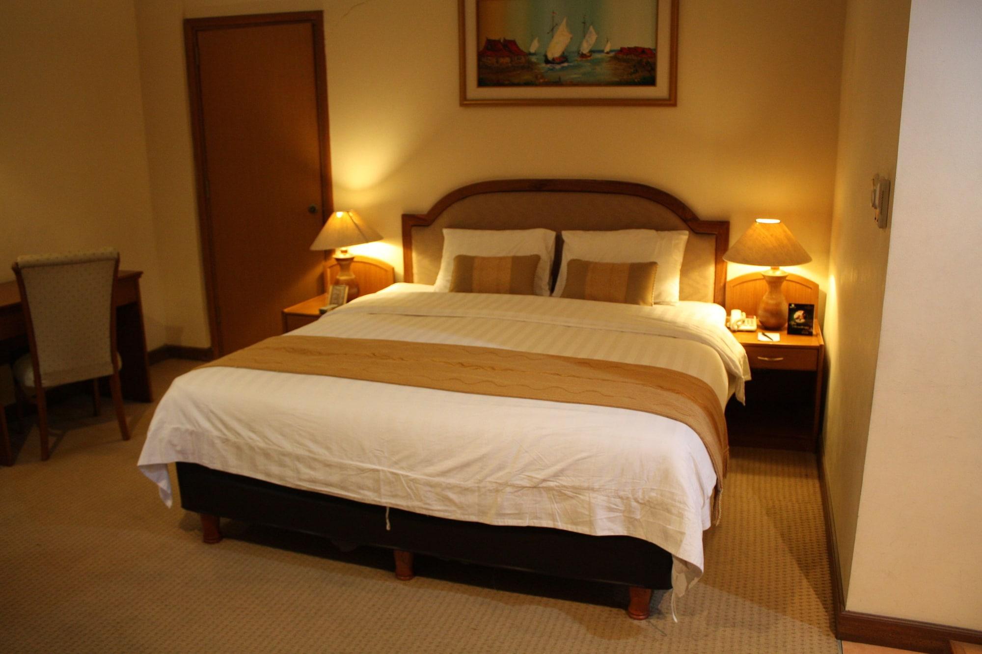 Grand Pasundan Convention Hotel Bandung Esterno foto