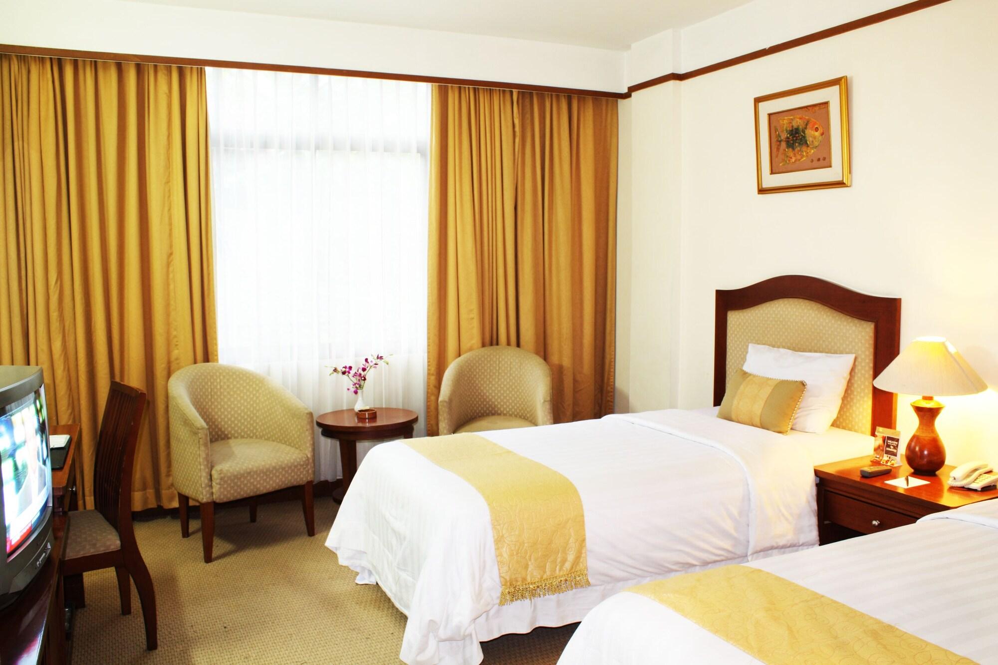 Grand Pasundan Convention Hotel Bandung Esterno foto