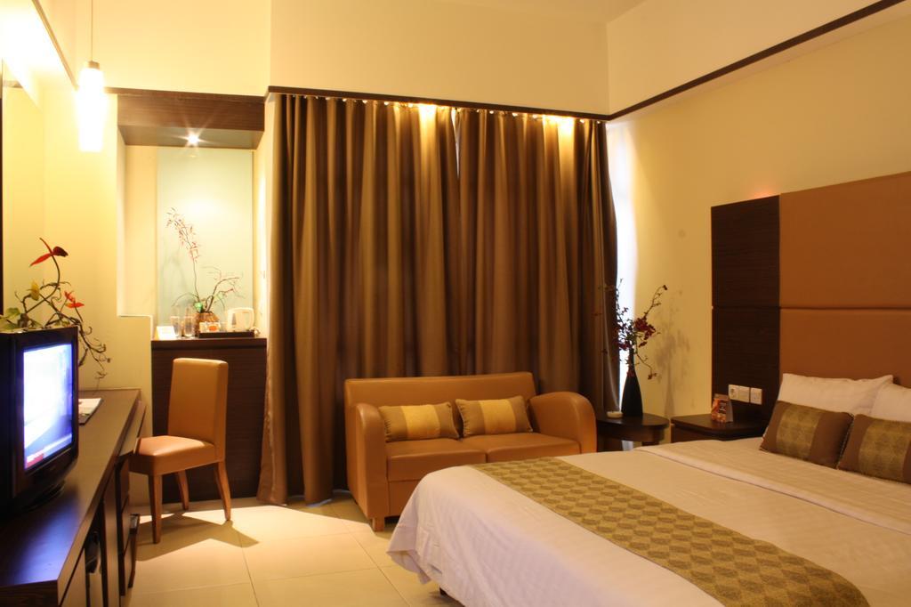 Grand Pasundan Convention Hotel Bandung Esterno foto